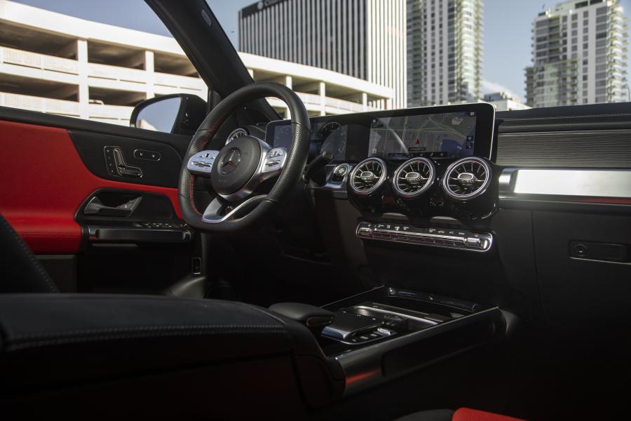 Торпедо Mercedes-Benz GLB250 AMG Line (X247) 2019 года  (NA) (фото 7 из 40)